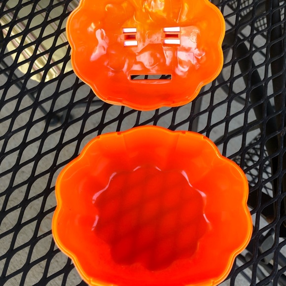 Peanuts Whitman Candies Snoopy Pumpkin Bank Candy Container United Features Synd - Picture 7 of 8